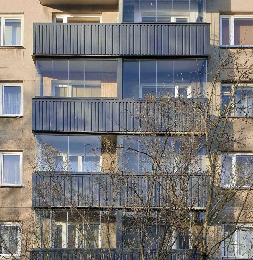 Steklo OÜ_Rõduklaasid Tallinna paneelmajas